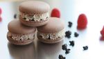 Wouw, Cantiknya! Macaron Ini Dihiasi Bunga-bunga Mungil dari Buttercream