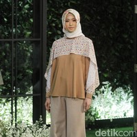 Koleksi Lebaran 2018 dari label hijab Mandjha Ivan Gunawan yang dipamerkan dalam fashion show di Suasana Restaurant, Aston Kuningan, Rabu, [25/4/2018]. [Foto: Mohammad Abduh/Wolipop]