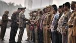 Foto: Pose Bukan Ultraman Anies-Sandi