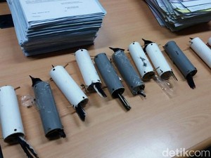 Miris, 11 Burung Asal Malaysia Ini Diselundupkan Dalam Paralon