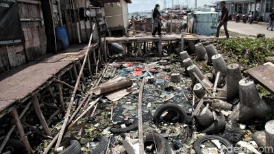 Ancaman Sampah di Pesisir Jakarta