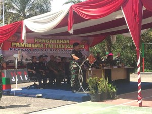 Ke Entikong, Panglima-Kapolri Temui Pasukan Penjaga Perbatasan