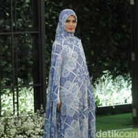 Koleksi Lebaran 2018 dari label hijab Mandjha Ivan Gunawan yang dipamerkan dalam fashion show di Suasana Restaurant, Aston Kuningan, Rabu, [25/4/2018]. [Foto: Mohammad Abduh/Wolipop]