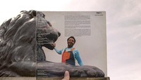 Dan ia mampu menerbitkan buku fotografinya yang luar biasa. Foto: dok.google