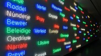 Disebut sebagi kota bahasa dunia, traveler bisa membuktikannya dengan datang Lan fan taal. Itu adalah bangunan di Leeuwarden yang khusus didedikasikan untuk ribuan bahasa di dunia (Mike MacEacheran/BBC)