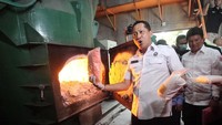 Tak lama berkuasa di wilayah Jateng, Budi kemudian dimutasi sebagai Kepala Pusat Pengamanan Internal (Paminal) Mabes Polri. Di sinilah sosok Budi menggebrak perhatian masyarakat dan juga jajaran kepolisian. Komisaris Jenderal Susno Duadji dicokok oleh unit provost yang dikomandoi olehnya di Bandara Soekarno Hatta. Susno saat itu berencana pergi ke Singapura, di saat terjerat kasus dugaan gratifikasi. detikcom/File.