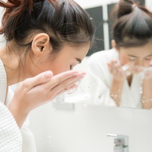 Rekomendasi 7 Facial Wash untuk Kulit Berminyak dan Berpori-pori Besar Rekomendasi 7 Facial Wash untuk Kulit Berminyak dan Berpori-pori Besar