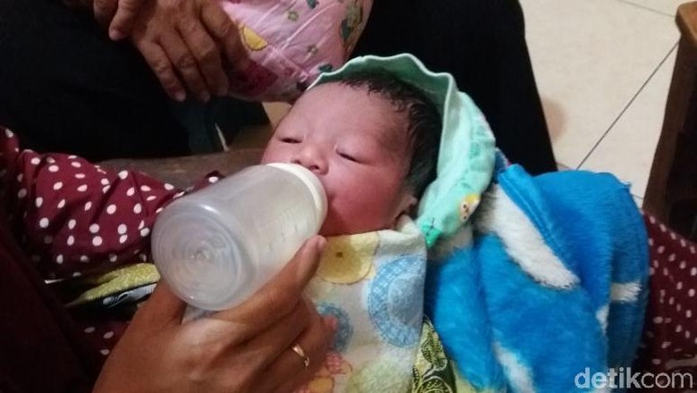 Orang Tua Pembuang Bayi di Gresik Diamankan Ini Cerita Mereka