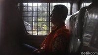 Hasmun Hamzah merupakan pemberi suap dengan total uang senilai Rp 2,8 miliar.