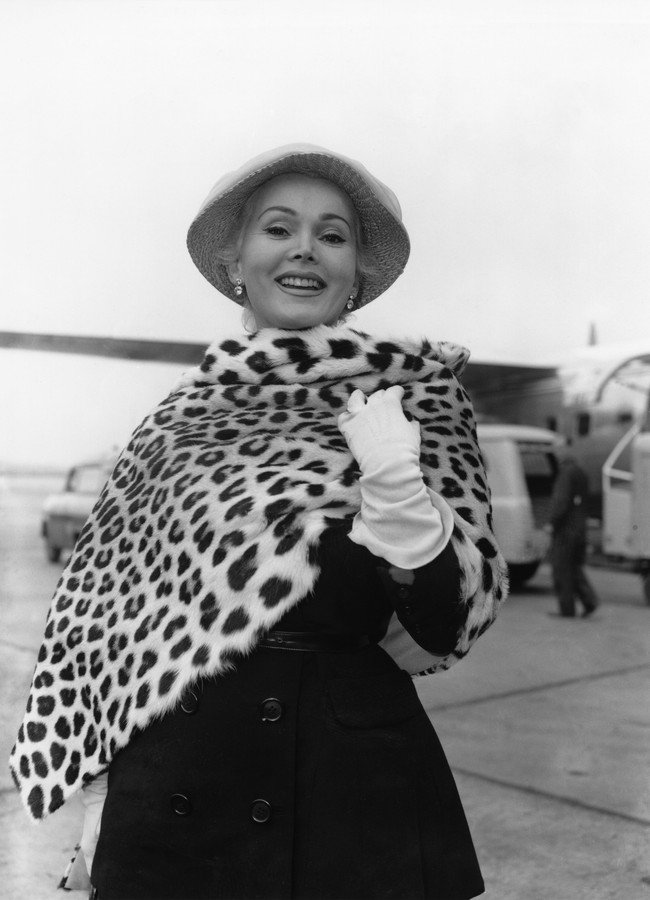 Resmi cerai dari Michael, bintang film Moulin Rouge ini menikah dengan Count Felipe, yang tak lain adalah aktor yang terlibat skandal asmaranya yang sebelumnya. Keduanya menikah tapi tak lama kemudian mereka membatalkannya. Foto: Getty Images