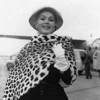 Resmi cerai dari Michael, bintang film Moulin Rouge ini menikah dengan Count Felipe, yang tak lain adalah aktor yang terlibat skandal asmaranya yang sebelumnya. Keduanya menikah tapi tak lama kemudian mereka membatalkannya. Foto: Getty Images