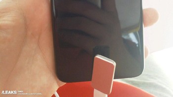 Bagian belakangnya terdapat kamera ganda. Foto: Istimewa