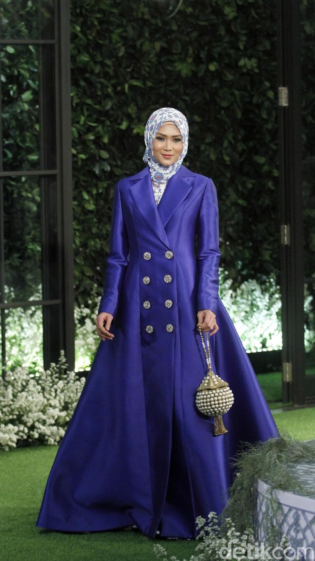 Koleksi Lebaran 2018 dari label hijab Mandjha Ivan Gunawan yang dipamerkan dalam fashion show di Suasana Restaurant, Aston Kuningan, Rabu, [25/4/2018]. [Foto: Mohammad Abduh/Wolipop]