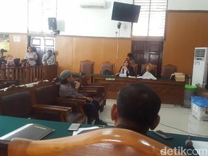 Terdakwa Teroris Bom Thamrin Sebut DPR Kafir