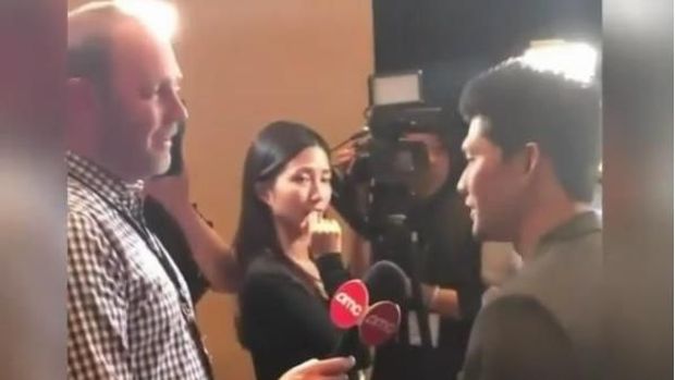 Wanita ini sampai gigit jari lihat Iko Uwais.