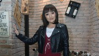 Selain itu Siti Badriah mengaku potong rambut karena bosan lama menjomblo. Pool/Noel/detikFoto.