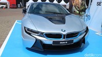 BMW i8 Foto: Dina Rayanti
