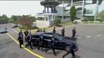 Saat Bodyguard Korut Berlari-lari Mengawal Kendaraan Kim Jong-Un