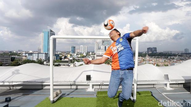 Kesibukan di hari kerja memunculkan fenomena weekend warrior, yakni mereka yang hanya sempat olahraga di akhir pekan.