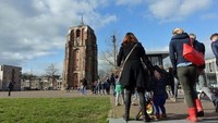 Leeuwarden punya sejumlah obek wisata sejarah, salah satunya adalah De Oldehove. Sebuah menara dari abad ke-16 yang belum usai dan diketahui lebih miring dari Menara Pisa di Italia (museum.frl)