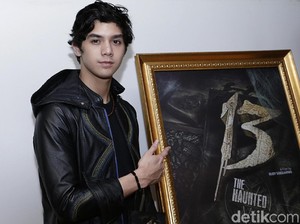 Beredar Video Al Ghazali Tepar, Tetap Senyum dan Rela Dielus Wajahnya