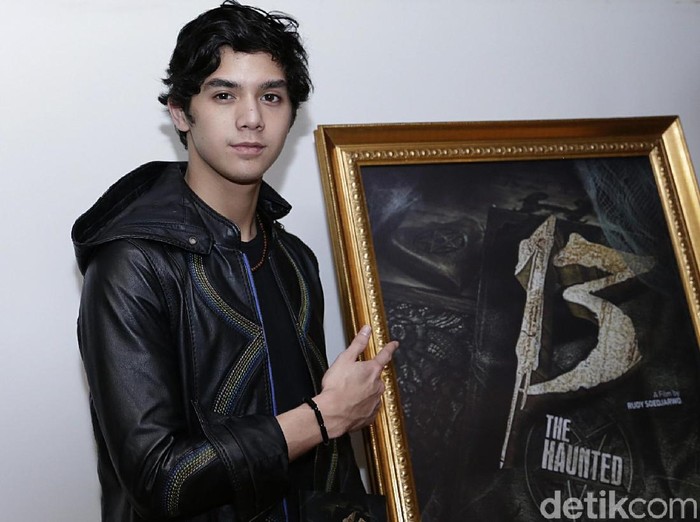Beredar Video Al Ghazali Tepar, Tetap Senyum dan Rela Dielus Wajahnya