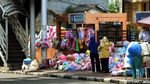 Duh! JPO dan Trotoar Jalan Ditutup Pedagang Boneka