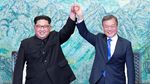 Momen Pelukan Hangat Kim Jong Un dan Presiden Korsel