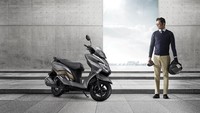 Tak mau kalah dari dua kompetitornya, Suzuki pun mulai mengenalkan skutik serupa yang disapa Burgman Street. Foto: dok. SuzukiMotorcycleindia