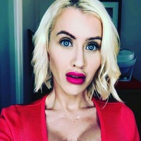 Memiliki payudaa yang besar menjadi satu hal yang paling aku inginkan. Alasan kedua adalah aku ingin terlihat seperti Barbie, kata Katie, seperti dikutip dari Mirror.  Foto: Instagram