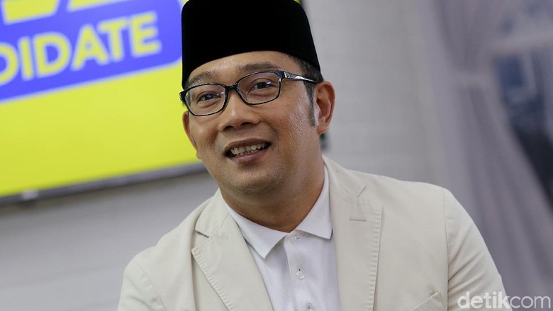 Menyentuh! Pelajaran Nilai Hidup Ridwan Kamil pada Putrinya/ Foto: Muhammad Ridho Menyentuh! Pelajaran Nilai Hidup Ridwan Kamil pada Putrinya/ Foto: Muhammad Ridho