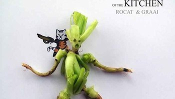 Rocket dan Groot, menggunakan batang sayuran sebagai tubuh si Groot. (Foto: Nguyen Quang Huy)