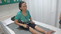 Ledakan sendiri terjadi pagi tadi sekitar pukul 08.15 WIB karena tabung gas bocor. Salah seorang warga, Abdulah Amin, yang panik membawa tabung gas yang bocor itu ke MCK dan merendamnya ke bak mandi. Namun, tabung gas malah meledak. (Foto: dok. istimewa)