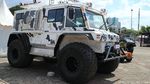 Mobil Dua Alam Berbadan Bongsor