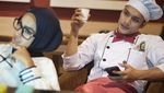 Kerennya Pose Makan Randy Pangalila yang Kini Berbadan Kekar