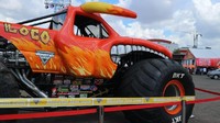 Selain badan yang unik dengan memakai rangka bodi 3D dengan tanduk di atas atapnya, ada hal yang cukup menghebohkan dari mobil ini. Foto: Dina Rayanti