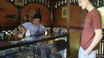 Melihat Pembuatan Kerajinan Dari Limbah Kayu
