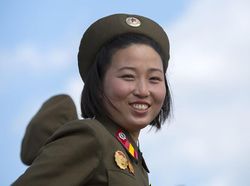 Potret Senyuman Menawan Warga Korea Utara