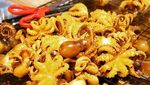 Jajan Jangkrik Goreng dan Seafood Takoyaki di Pasar Malam Rot Fai