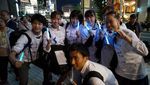 Momen Kegembiraan Warga Korea di Jepang Atas Pertemuan Kim-Moon