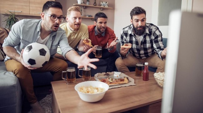 5 Trik Tetap Sehat Meski Harus Begadang