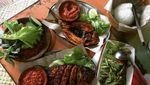 Liburan ke Malang, Asyiknya Makan Lesehan Sambil Main Ikan di Sini