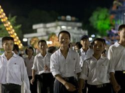 Potret Senyuman Menawan Warga Korea Utara