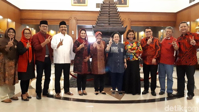 Bertemu Gus Ipul di Bandara Juanda, Ini Pesan Megawati
