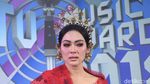 Gaya Syahrini - Aisyahrani Pakai Headpiece Burung, Yay or Nay?