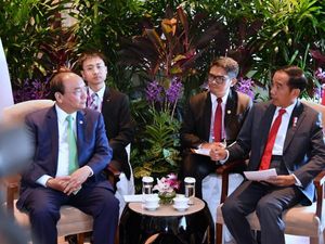 Akrab, Jokowi dan PM Vietnam Bertemu di Singapura