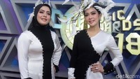 Bagaimana menurutmu, gaya dari Syahrini dan Aisyahrani? Yay or Nay?  Foto: Noel/ detikHOT