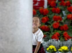 Potret Senyuman Menawan Warga Korea Utara