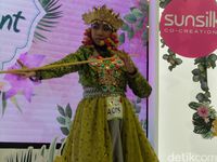Peserta Sunsilk Hijab Hunt 2018 Nari Bawa Bambu Untuk Kenang Sejarah