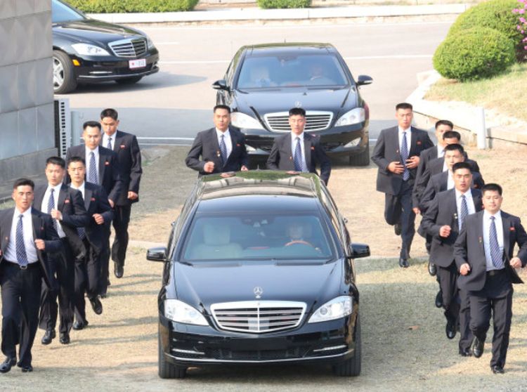 Iring-iringan Mobil Kim Jong Un, Ada WC Berjalan
